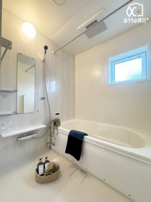 ���� �o�X���[���Ń����b�N�X�o�X�^�C���B�o�X�^�u�ɂ����Ċ����Ȃ���S�Ƒ̂����t���b�V���B����̔�������Ă���鐴�����̂���o�X���[���B