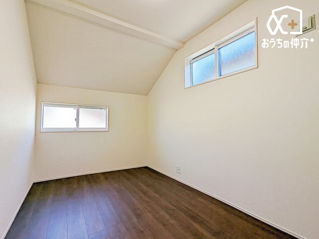 ���̑����� �y2�ʍ̌��̖��邢�m���z��ʍ̌��Ŗ��邳������܂��B�L�X�Ƃ��������ŉƋ�̔z�u�����R���݁B�q���������A�d���̃X�y�[�X�ɂ��œK�ł��B