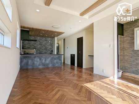 ���r���O �X�^�f�B�J�E���^�[�t���̃��r���O�B���q�l�̏h���e�����[�N�Ȃǂɂ��֗��ł��B