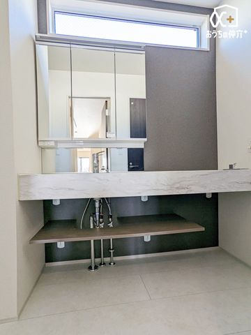 ���ʑ�E���ʏ� �O�ʋ��^�C�v�̐��ʉ��ϑ�ł��B�O�ʋ��^�C�v�̐��ʉ��ϑ�͎g�����肪�ǂ��A�ׂ����������[�ł��܂��B���[������X�b�L���Еt�����ʏ��ł��B