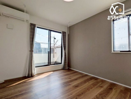 �Q�� �Q���͍L�X�Ƃ����N���[�[�b�g�t���I�G�߂̗m���A�������X�b�L�����[�B