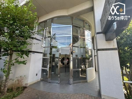 �G���g�����X �΂Ɉ͂܂ꂽ�G���g�����X�ł��B