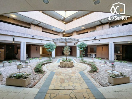 ���̑� �Y��Ȗ��邢���r�[�́A�}���V��������i�ɖ�����O���Ȃ��{�݂ł��ˁB��Ԃ��f�G�Ȃ̂ŁA���q�l���������Ƃ��ɂ��D��������Ă��炦�����ł��B