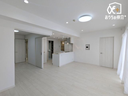 ���r���O �����������Ȃ��烊�r���O�S�̂����n�����Ƃ��o����̂ŁA���q�l���V�񂾂�A�׋����Ă��Ă��ꏏ�ɋ�Ԃ����L�ł��܂�