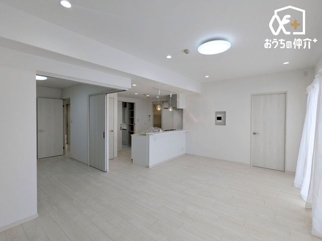 ���r���O �����������Ȃ��烊�r���O�S�̂����n�����Ƃ��o����̂ŁA���q�l���V�񂾂�A�׋����Ă��Ă��ꏏ�ɋ�Ԃ����L�ł��܂�