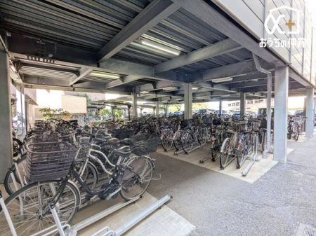 ���̑� ���֏ꂪ�~�n���ɐ݂����Ă��܂��B�����Ȃ��q�l��A�w���̂��q�l�ɂƂ��Ă͎��]�Ԃ���؂Ȉړ���i�Ȃ̂ŁA�Y��ɐ������ꂽ�ꏊ�ɕۊǂł���͈̂��S�ł��B