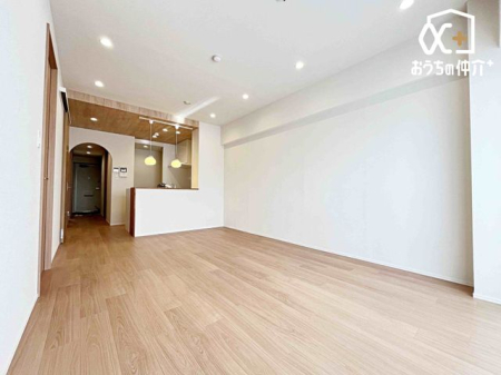 ���r���O �L�X�Ƃ����J�����̂��郊�r���O���[���͉Ƒ��̌e���̏�ɍœK�ł��B