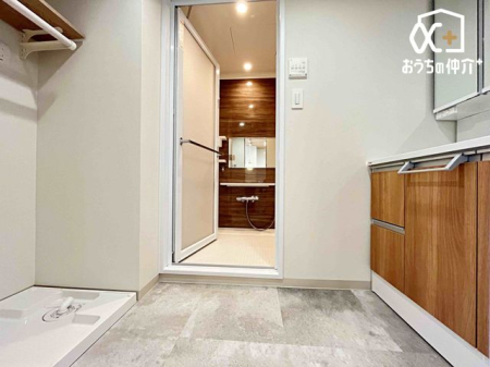 ���ʑ�E���ʏ� �������̂�����ʏ��́A�V���v���ł���Ȃ���@�\�I�ȃf�U�C���������B