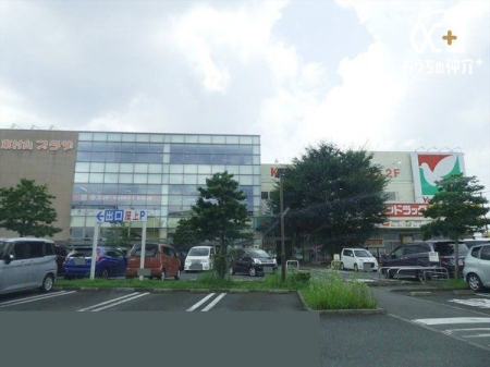 ���ӊ� ���[�N�}�[�g�����R�X �k��5���B�y�c�Ǝ��ԁz9������22�� �y���ԏ�z251�� 380m