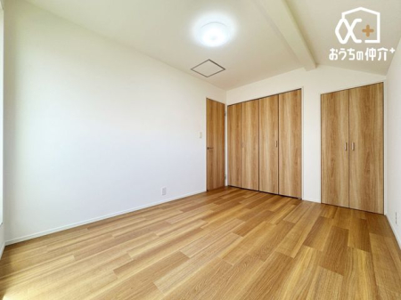 �Q�� -
