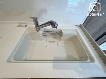 �L�b�`�� �L�X�Ƃ����V���N�̗l�q�ł��B�􂢕�������V���N�́A�����̐􂢕����y�������Ă���܂��B