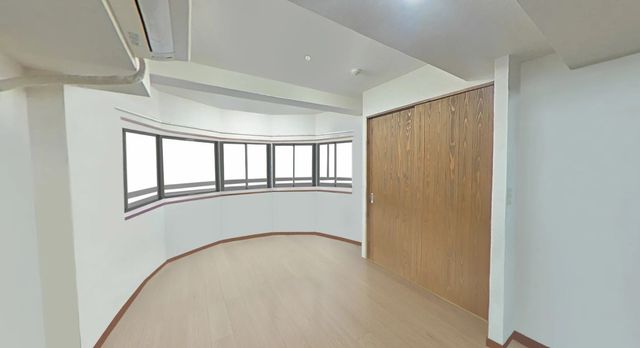 ���r���O �Ƒ��c���̎����߂����k�c�j�̗l�q�B�Ƒ������R�ƏW�܂肽���Ȃ�悤�ȁA�������Ƃ��낰���Ԃł��B���邢�z�˂����������ޖ����̋�ԁB