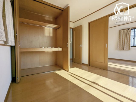 �q������ �q�������ɃI�X�X���ȗm���̗l�q�ł��B�o���R�j�[�ɖʂ��Ă��邽�ߊ��C�����₷���B���邳���\���Ȃ������ł��B