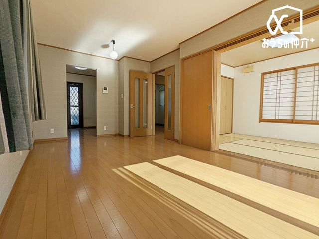 ���r���O ������̑傫�ȑ����炽���Ղ�z�����������ޖ��邢���r���O�B�Ƒ��c���⃊���b�N�X�^�C���ɍœK�ȊJ�������ӂ���Ԃł��B