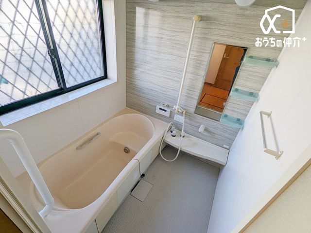 ���� �o�X���[���Ń����b�N�X�o�X�^�C���B�o�X�^�u�ɂ����Ċ����Ȃ���S�Ƒ̂����t���b�V���B����̔�������Ă���鐴�����̂���o�X���[���B