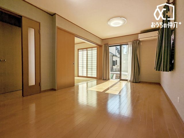 ���r���O �`Living�`�����݂̂���i�`�������e�C�X�g��LDK�B���H�����y���ރ_�C�j���O�Z�b�g�Ȃǂ�u���Ă��������͂���܂���B