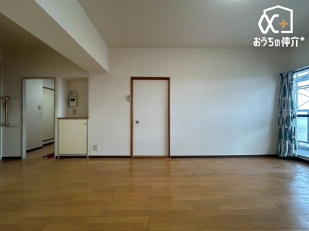 ���r���O �傫�ȑ����炽���Ղ�z�����������ޖ��邢���r���O�B�Ƒ��c���⃊���b�N�X�^�C���ɍœK�ȊJ�������ӂ���Ԃł��B