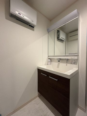 ���ʑ�E���ʏ� �O�ʋ��^�C�v�̐��ʉ��ϑ�ł��B�O�ʋ��^�C�v�̐��ʉ��ϑ�͎g�����肪�ǂ��A�ׂ����������[�ł��܂��B���[������X�b�L���Еt�����ʏ��ł��B