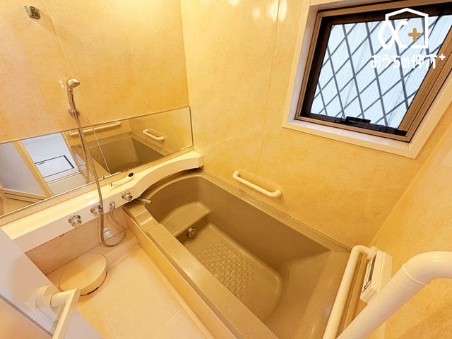 ���� �肷��t���̃o�X���[��