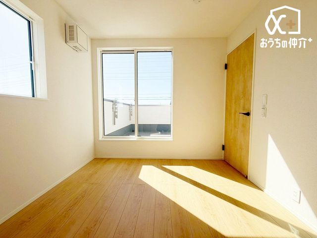 �q������ ���邭�������������͋C�̎q�ǂ������B�V�т��w�т��o�����X�悭�y���߂�A�S�n�悢��Ԃł��B