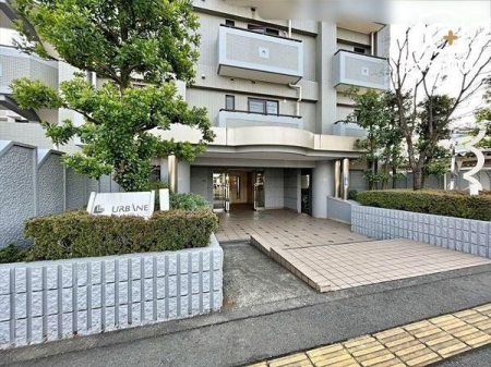 �G���g�����X �������̍s���͂����G���g�����X�ł�