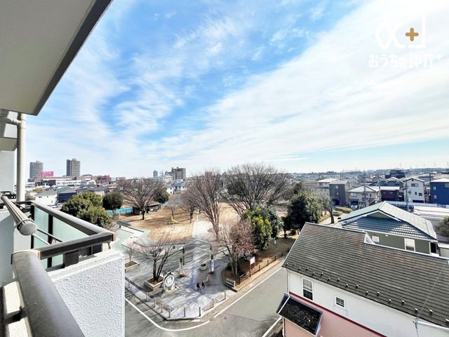 ���̑� ���͂����n���钭�]���A�Z�܂��ɂ�Ƃ�ƈ��炬�����o�B���ԑтɂ���ĕ\��ς��i�F���y���߂܂��B