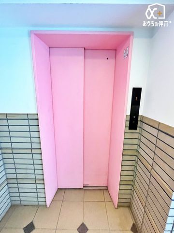 ���̑� �G���x�[�^�[�t���ňړ����X���[�Y�B���q���ܘA������S�ł��B