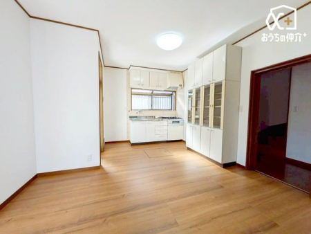 ���r���O �`Living�`�������������͋C��LDK�B�̂�т肭�낮�\�t�@��A���H�����y���ރ_�C�j���O�Z�b�g��u���Ă��������͂���܂���B