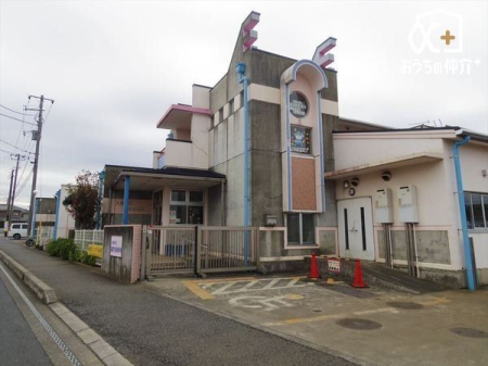 ���ӊ� �k��8���B�y����ۈ珊�z�ۈ玞��7��30���`18��30���B�S�g�Ƃ��Ɍ��₩�Ȕ��B���ł���悤�ɁA�ی�҂Ƌ��͂��A�ۈ���s���B 590m