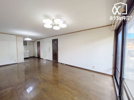 ���r���O -