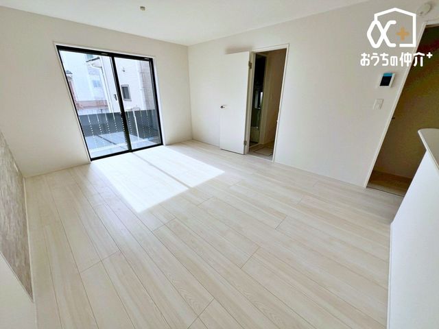 ���r���O �L���Ȍ����Ƃ炷���̏ꏊ�́A�������Ȃ���b���y���݁A�������Ƃ������Ԃ��߂����ꏊ�B�Ƒ��̓��킪���܂���؂ȋ�Ԃł��B