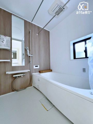 ���� 1�؃^�C�v�̑傫�ȗ����ɂȂ��Ă���܂��B�����Ȃ��q�l�����Ă����Ƒ��œ������\�ƂȂ��Ă���܂��B�܂��A���g�����y���߂���X�̔�������Ă�����ԂɂȂ邱�ƊԈႢ�Ȃ��ł��I