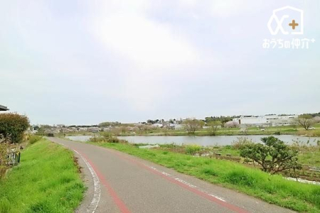 ���ӊ� �k��10���B�y���ԉ͐�~�@��z���R���]�ԓ��H�z���̖؁X�����ꂢ�ȗ������������̎{�݂ł� 770m