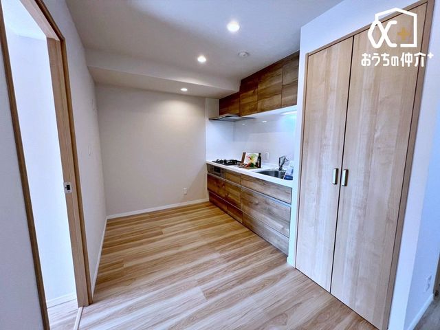 ���̑����� �L�b�`���̕������`���悤�ɉ�������ʐ^���B���Ă݂܂����B�①�ɂ�u���Ă��L���g���܂��ˁB