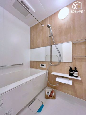 ���� 1�؃^�C�v�̑傫�ȗ����ɂȂ��Ă���܂��B�����Ȃ��q�l�����Ă����Ƒ��œ������\�ƂȂ��Ă���܂��B�܂��A���g�����y���߂���X�̔�������Ă�����ԂɂȂ邱�ƊԈႢ�Ȃ��ł��I