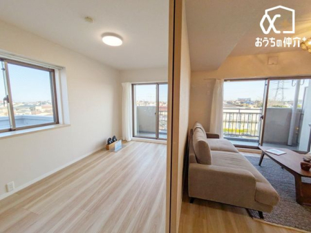 ���r���O -