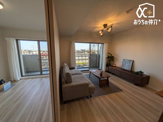 ���r���O -