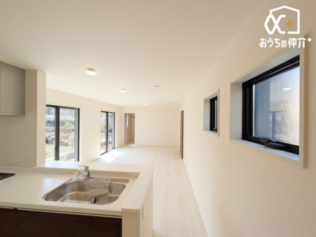 ���r���O -