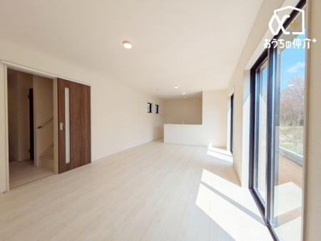 ���r���O -