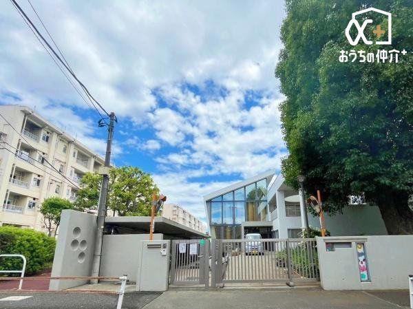 ���ӊ� �������ۈ牀 �k��10���B���R�Ɍb�܂ꂽ���ƍL�����낪����A�l�G�܁X�̑��Ԃ��炫�܂� 770m