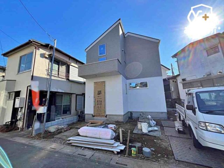 ���̑� �ՐÂȏZ��n�Ŏq��ĉƑ��Ƀs�b�^���B�����̂��U�������K�ȗ΂Ɍb�܂ꂽ�G���A�ŁA���R�ɕ�܂ꂽ���₩�ȕ�炵���������邽�߂́A��Ƃ肠��Z���������Ă��܂��B