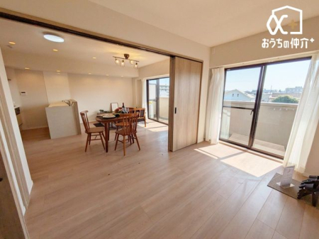 ���r���O -