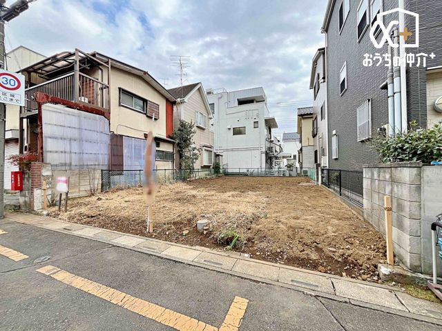 ���n�y�n�ʐ^ �ՐÂȏZ��n�Ŏq��ĉƑ��Ƀs�b�^���B�����̂��U�������K�ȗ΂Ɍb�܂ꂽ�G���A�ŁA���R�ɕ�܂ꂽ���₩�ȕ�炵���������邽�߂́A��Ƃ肠��Z���������Ă��܂��B