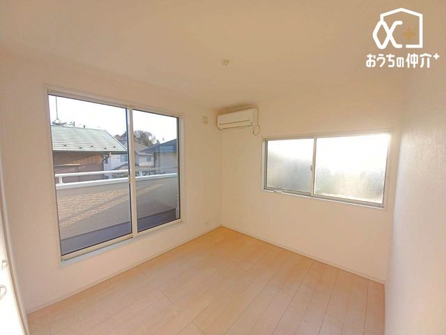 �q������ �q�������ɃI�X�X���ȗm���̗l�q�ł��B�o���R�j�[�ɖʂ��Ă��邽�ߊ��C�����₷���B���邳���\���Ȃ������ł��B