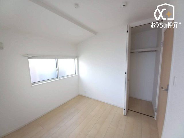 ���̑����� 2�K��4.5���̗l�q�ł��B�t�@�~���[�N���[�[�b�g�̂悤�Ɏ��[�̂������Ƃ��Ă������p�ł��܂��B