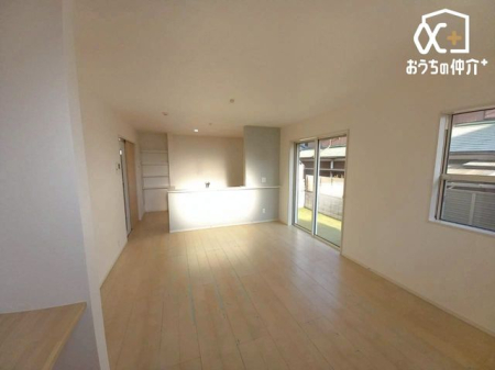 ���r���O �L�b�`�����猩�����r���O�̗l�q�ł��B�����������Ȃ��炲�Ƒ��ƃR�~���j�P�[�V�������Ƃ邱�Ƃ��ł���������݌v�ł��B