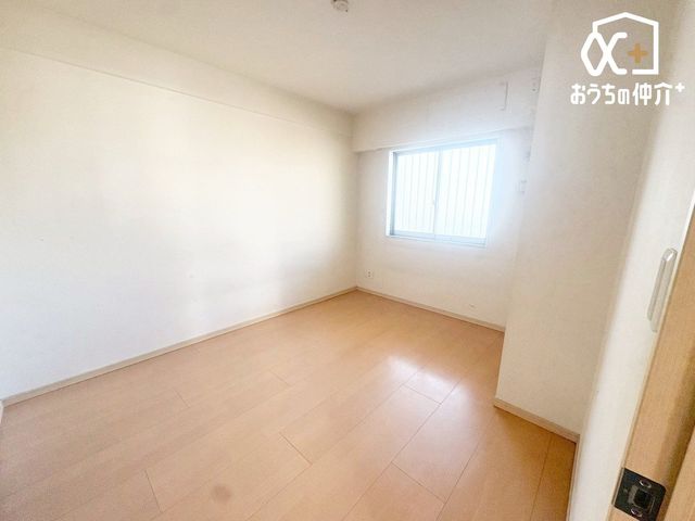 �Q�� �����������炩���������ގ�Q���B�����������ؖڂƔ��ǂ��S�n�悭�A���[�[���B�x�b�h��f�X�N���u����L���ŁA�Â��Ȏ��Ԃ���ވꎺ�B���͑u�₩�ȕ����ʂ�A��͂������x���ł��܂��B