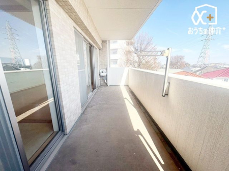 �o���R�j�[ �����t���̃o���R�j�[�͋}�ȉJ�ł��������t���Ă��邽�߈��S�I�ł炸���󕨂���荞�߂܂��B