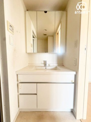 ���ʑ�E���ʏ� �O�ʋ��^�C�v�̐��ʉ��ϑ�ł��B�O�ʋ��^�C�v�̐��ʉ��ϑ�͎g�����肪�ǂ��A�ׂ����������[�ł��܂��B���[������X�b�L���Еt�����ʏ��ł��B