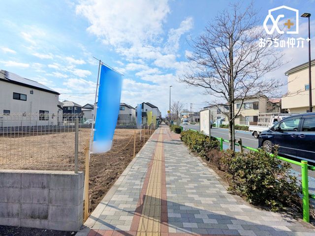 ���n�y�n�ʐ^ ������悤�Ȑ��w�i�ɁA���X�ƘȂޓ@��́A���z�̉��b�𑶕��Ɏ󂯂�B�L�т₩�ŊJ���I�Ȓ��]�ƁA�����Ղ�ƍ~�蒍���z���ɁA�����ɏZ�܂��ґ�������Ǝ������Ē����܂�